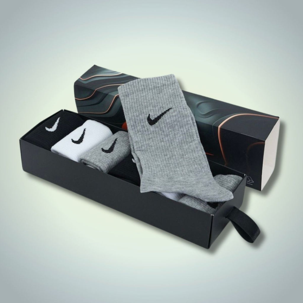 Nike 6 darabos férfi hosszú zokni szett, 40-45. Fekete, szürke, fehér. Prémium minőség