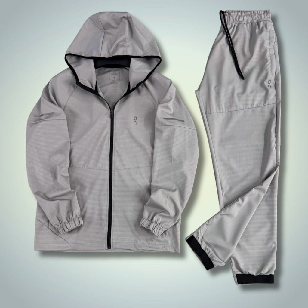 ON Férfi Woven Sportos Öltöny. Szürke