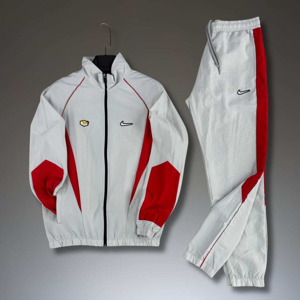 Nike TN férfi vízlepergető szabadidőruha, fehér-piros. Prémium