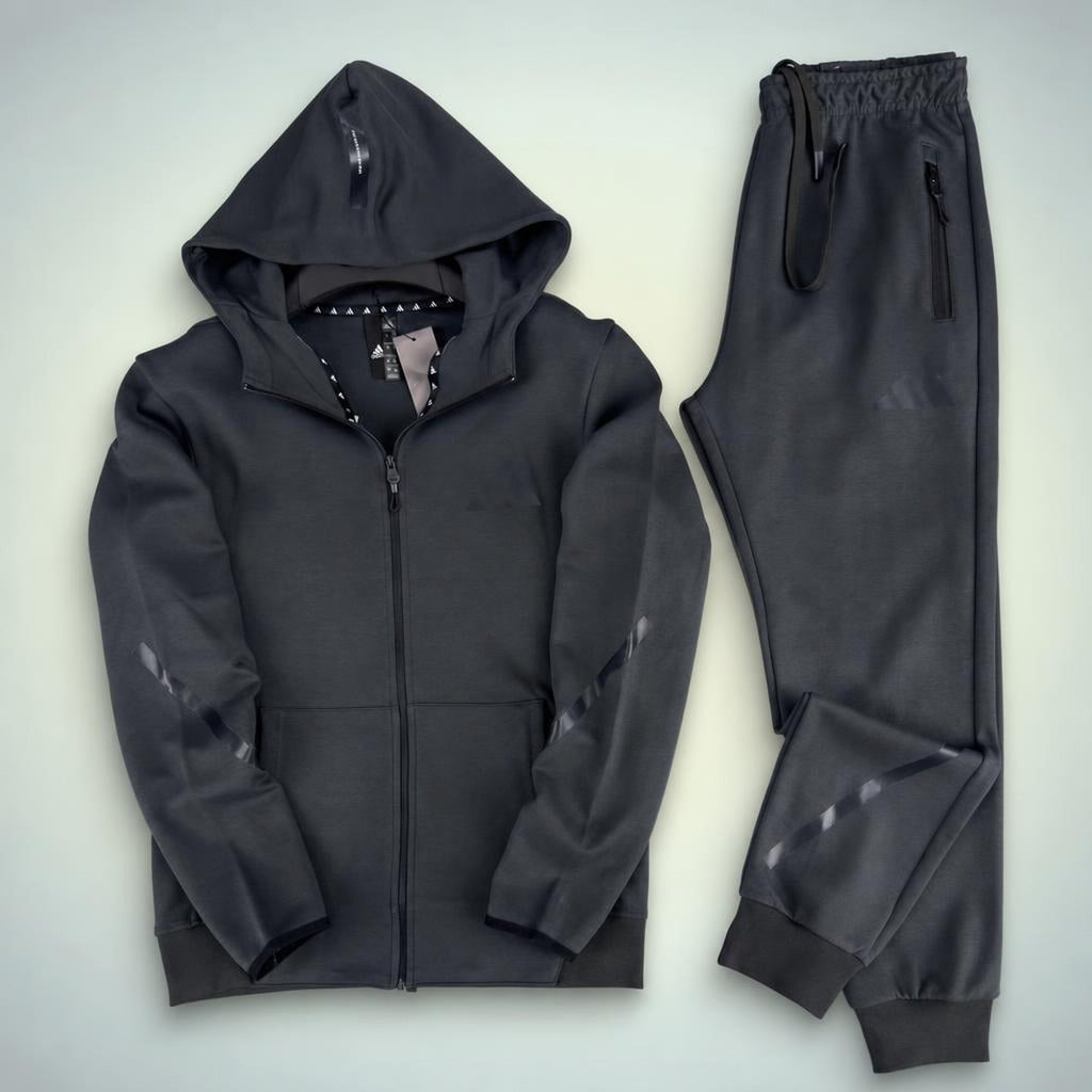 Adidas férfi melegítő szett kapucnival, 2025, grafitszürke. Prémium minőség
