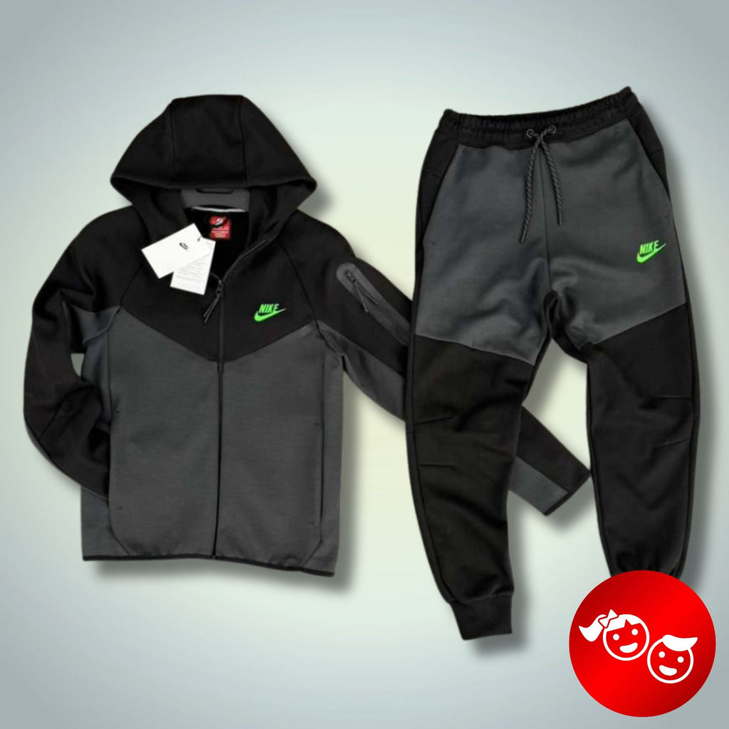 Nike Tech Fleece Gyerek Sportos Öltöny 2024. Fekete - Grafit