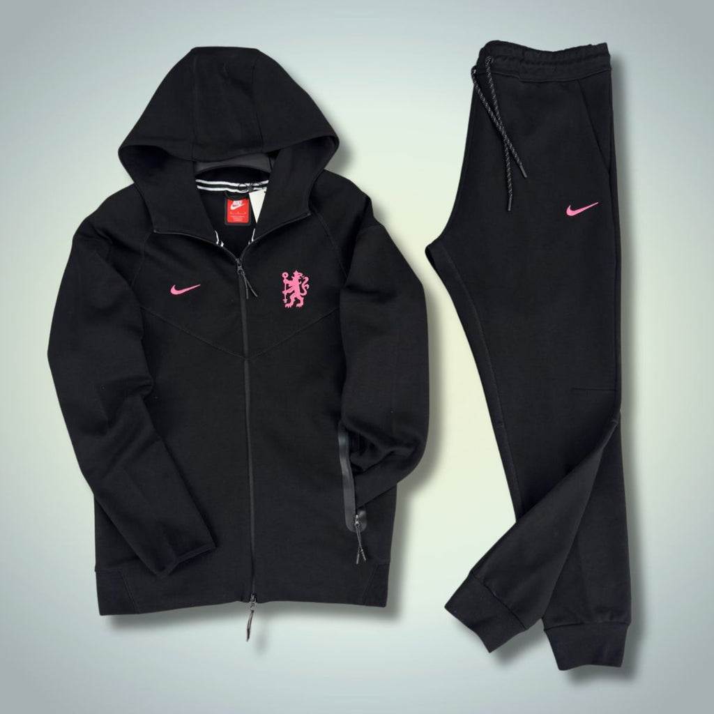 Nike Liverpool Tech Fleece férfi tréningruha, fekete. Modell 2024. Prémium minőség