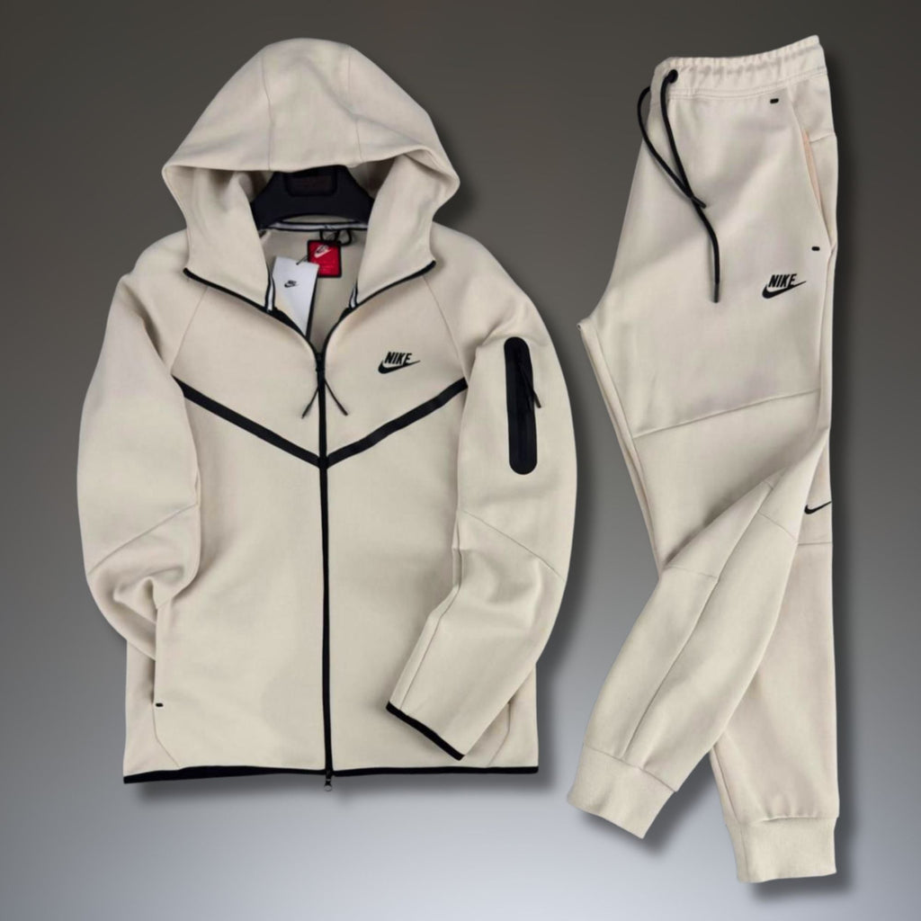 Nike Tech Fleece Férfiak 2024. Bézs