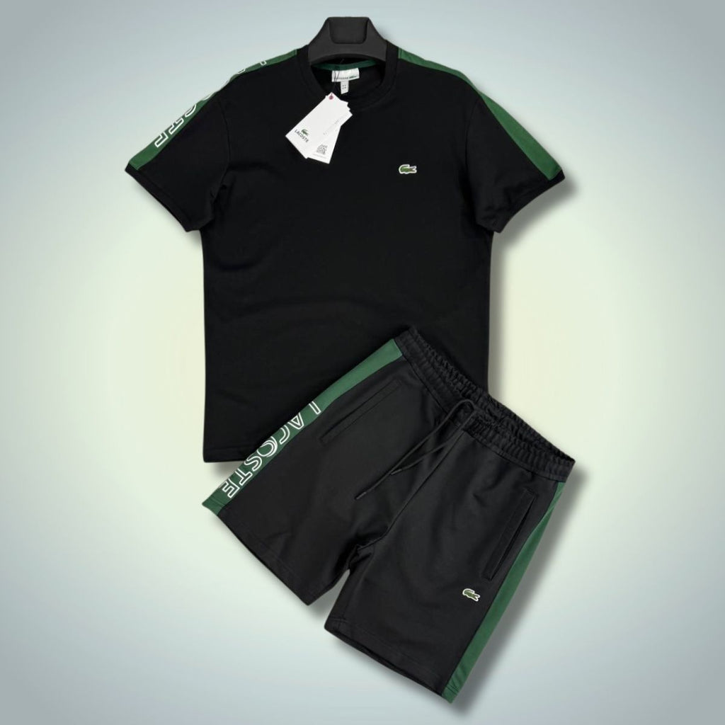 Lacoste férfi szett rövidnadrággal, Logó csíkos, fekete. Modell 2025. Prémium minőség