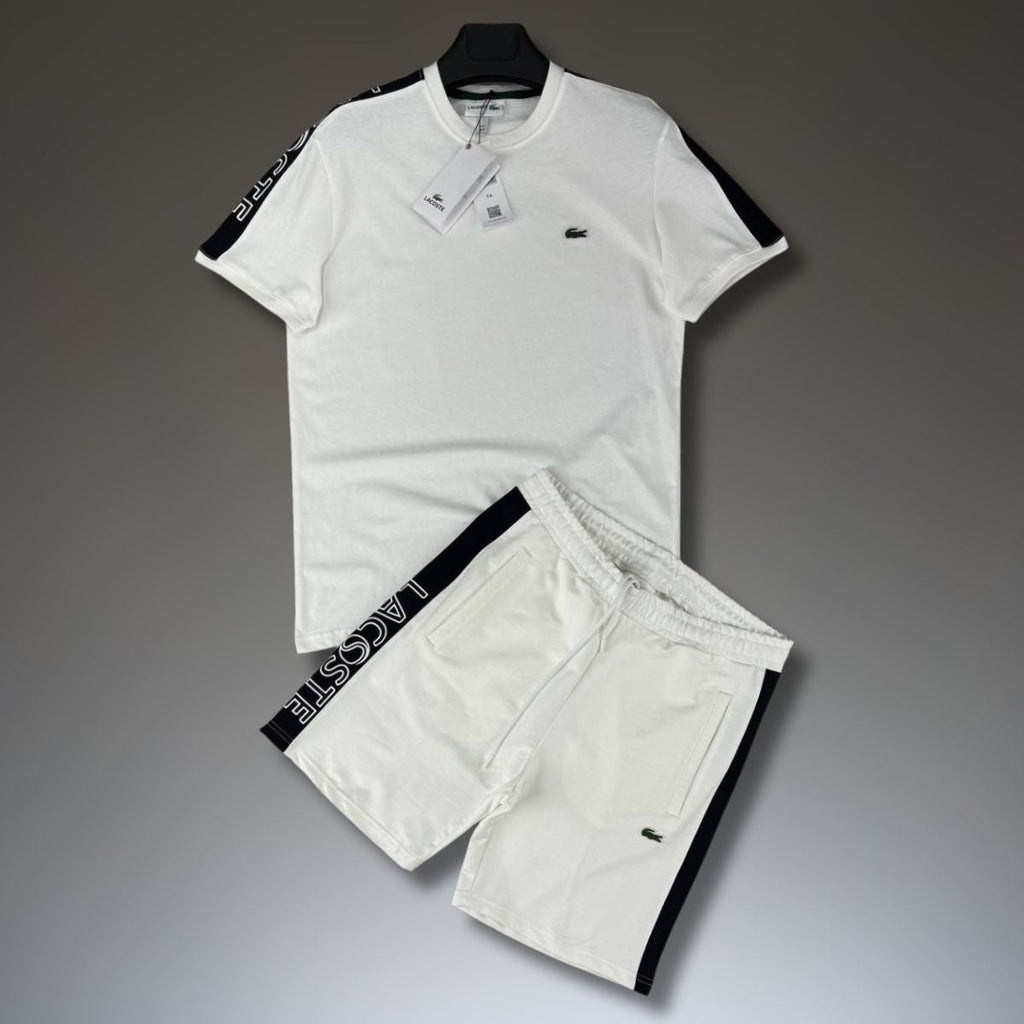 Lacoste férfi szett rövidnadrággal, Logó csíkos, fehér. Modell 2025. Prémium minőség