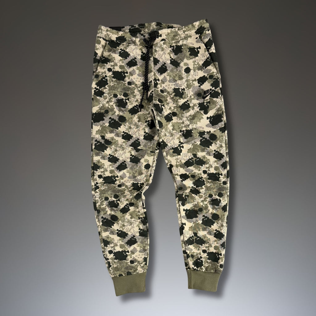 Nike Tech Fleece férfi sportnadrág, terepmintás. Prémium minőség