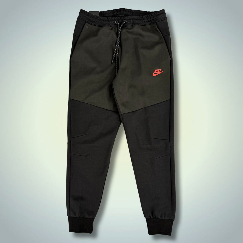 Nike Tech Fleece férfi sportos nadrág, fekete-grafitszürke. Prémium minőség