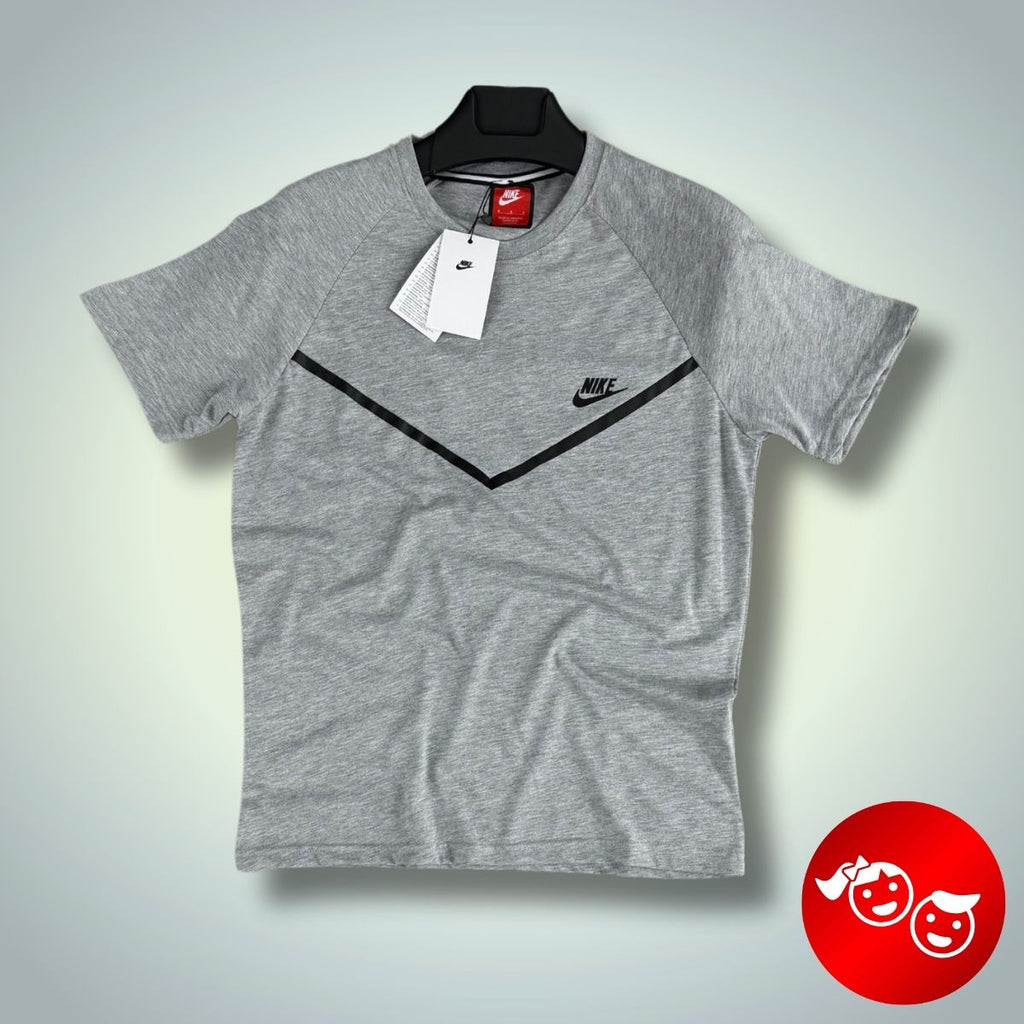 Nike Tech Fleece gyerekpóló, klasszikus szürke. Modell 2024. Prémium minőségű