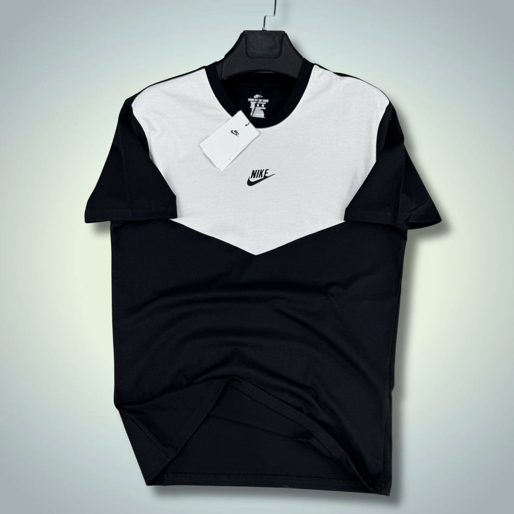 Férfi fehér-fekete Nike Tech Fleece póló. 2026-os modell. Prémium minőség