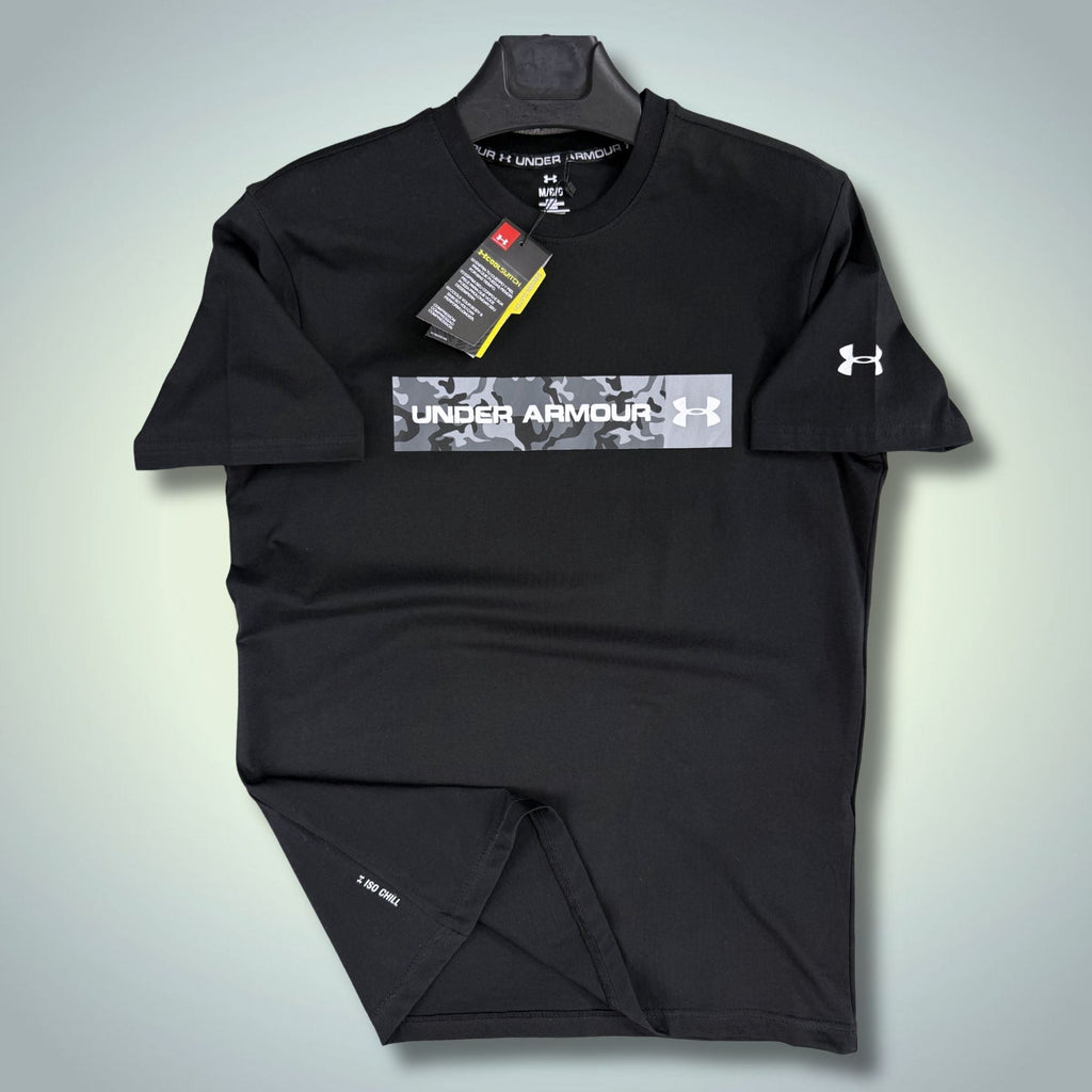 Férfi fekete póló Under Armour, kamuflázs logóval. Prémium minőség