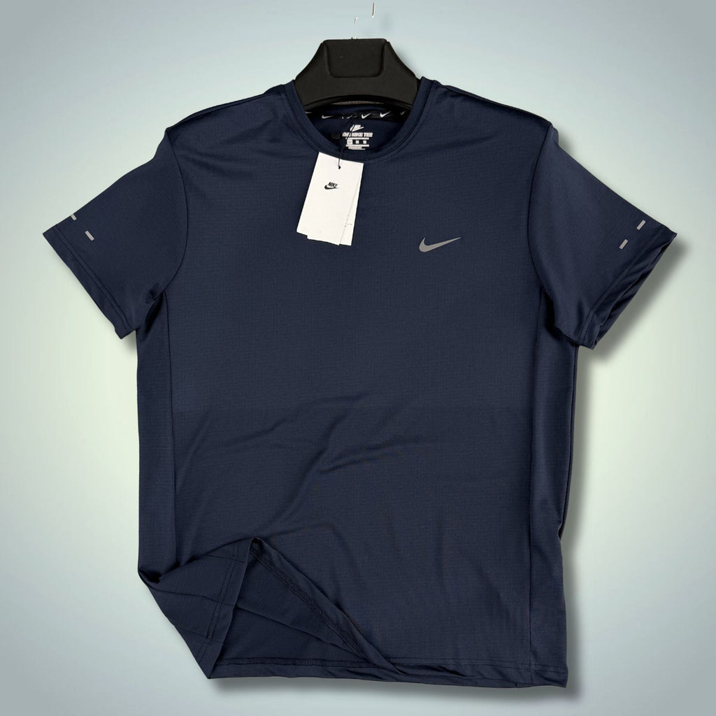 Férfi sportos sötétkék póló Nike. Prémium minőség