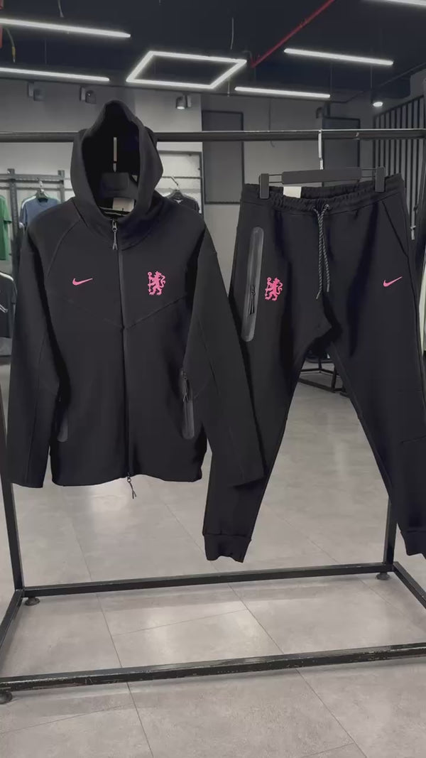 Nike Liverpool Tech Fleece férfi tréningruha, fekete. Modell 2024. Prémium minőség