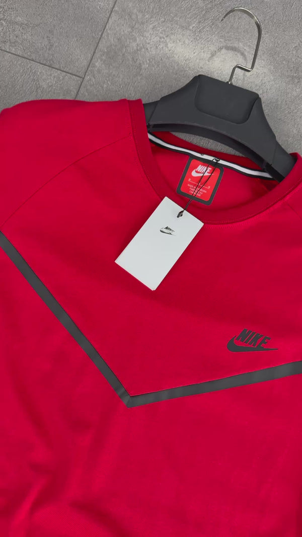 Nike Tech Fleece gyerekpóló, piros. Modell 2024. Prémium minőségű